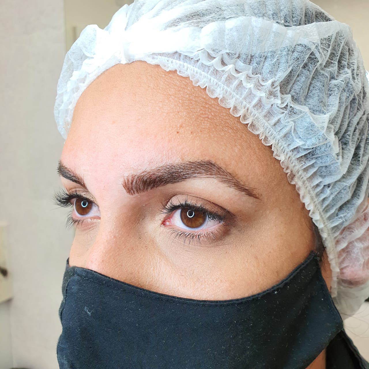 3 antes e depois que mostram o poder da microblading